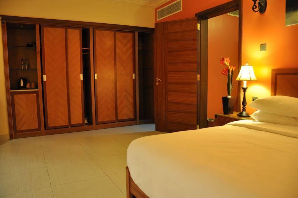 Hotel La Rosa By Brother International 3*