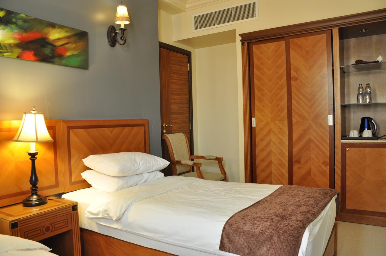 Hotel La Rosa By Brother International 3*
